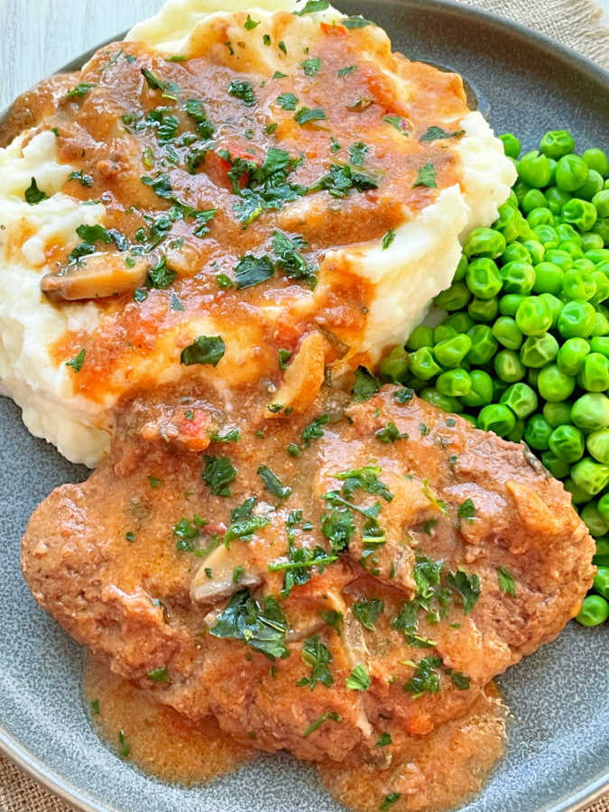 tender cube steak smothered in mushroom gravy