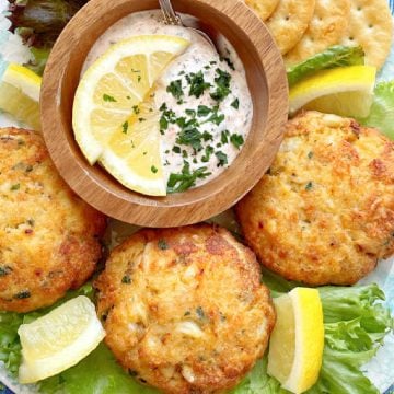 Air Fryer Crab Cakes | Foodtastic Mom #airfryerrecipes #airfryercrabcakes #crabcakes