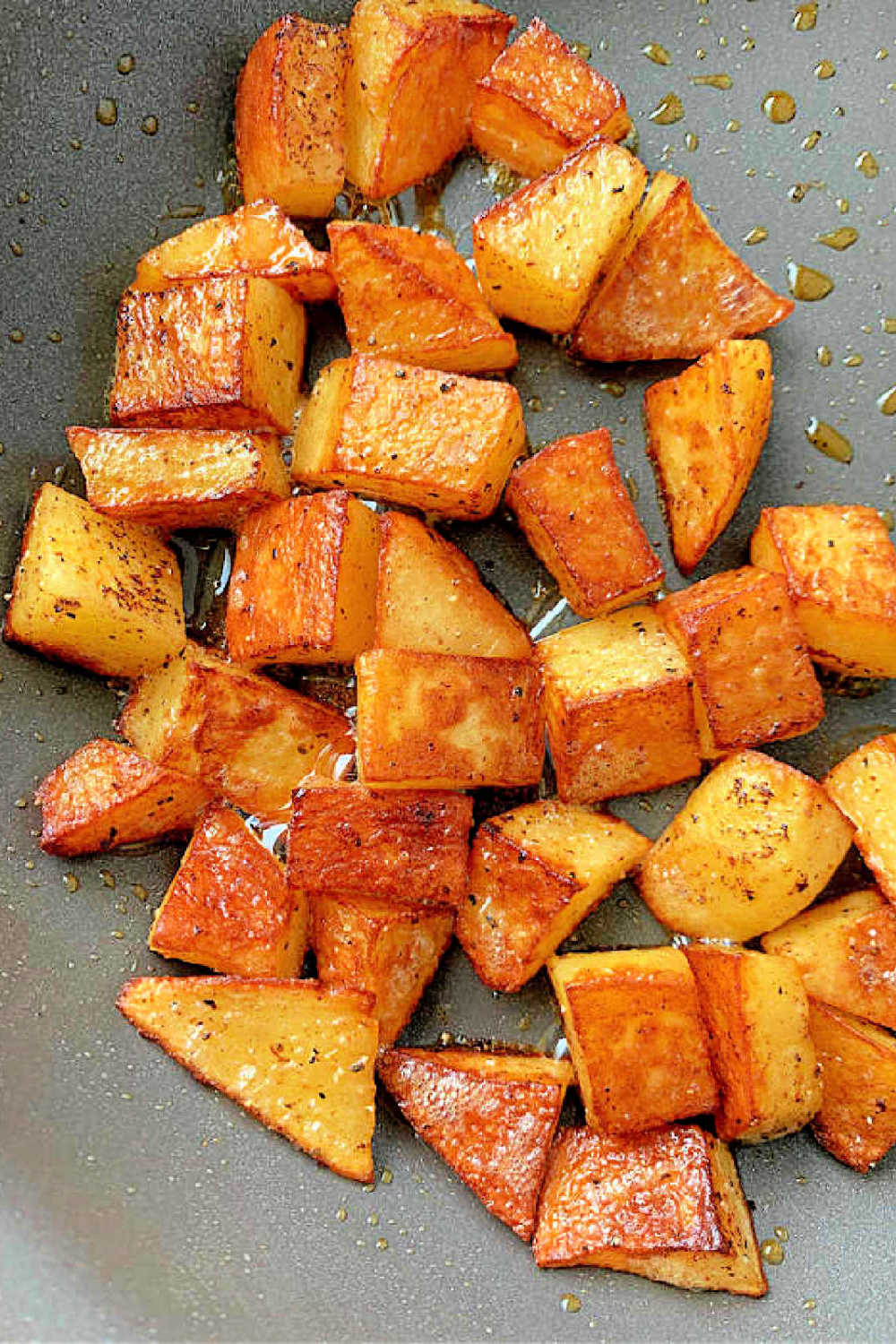 These easy breakfast potatoes are perfectly crisp on the outside and tender on the inside thanks to help from the microwave. via @foodtasticmom