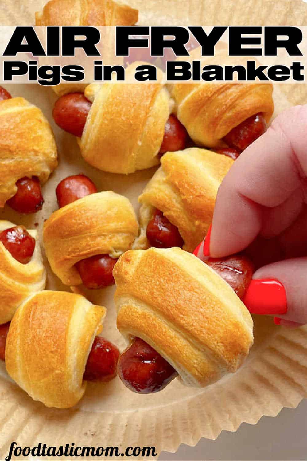 Air Fryer Pigs in a Blanket | Foodtastic Mom #airfryerpigsinablanket #airfryerrecipes #footballsnacks via @foodtasticmom