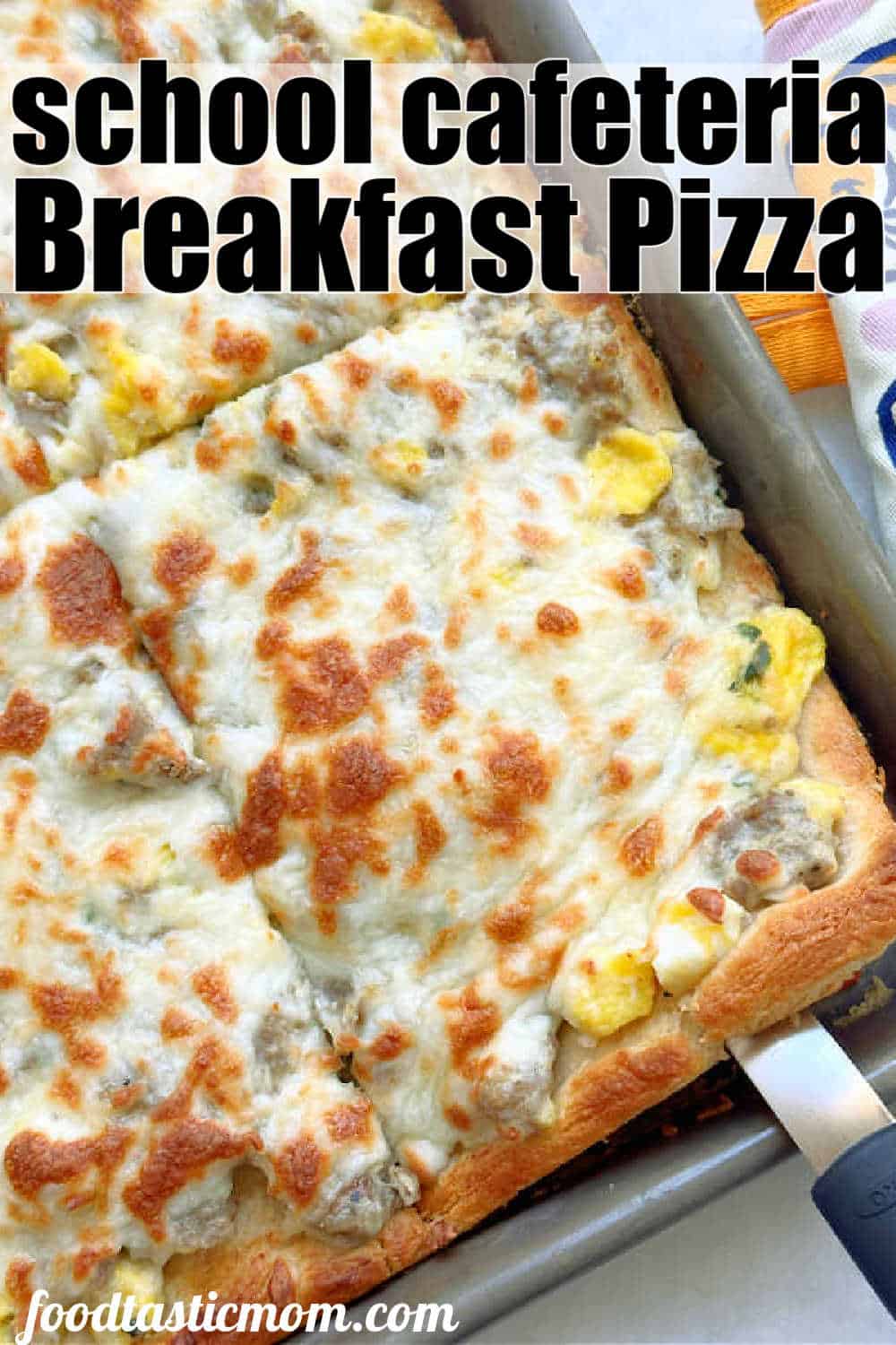 School Breakfast Pizza | Foodtastic Mom #schoolbreakfastpizza #breakfastrecipes #pizzarecipes via @foodtasticmom