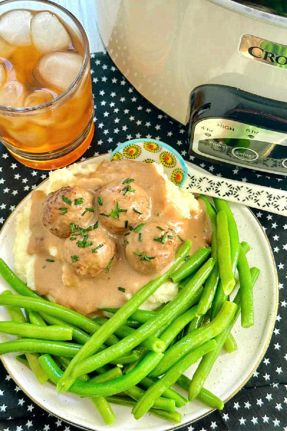 Learn how to cook meatballs from frozen in your Crock Pot, complete with a delicious Swedish meatball gravy made with my microwave roux. via @foodtasticmom