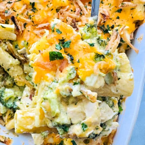 Easy Cheesy Chicken Broccoli Pasta Casserole Recipe - Foodtastic Mom
