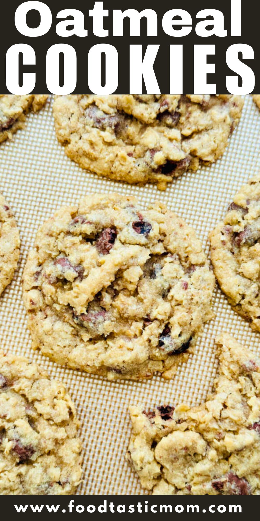These easy oatmeal cookies are based on my tried and true chocolate chip cookies recipe. I love them with chocolate covered raisins! via @foodtasticmom